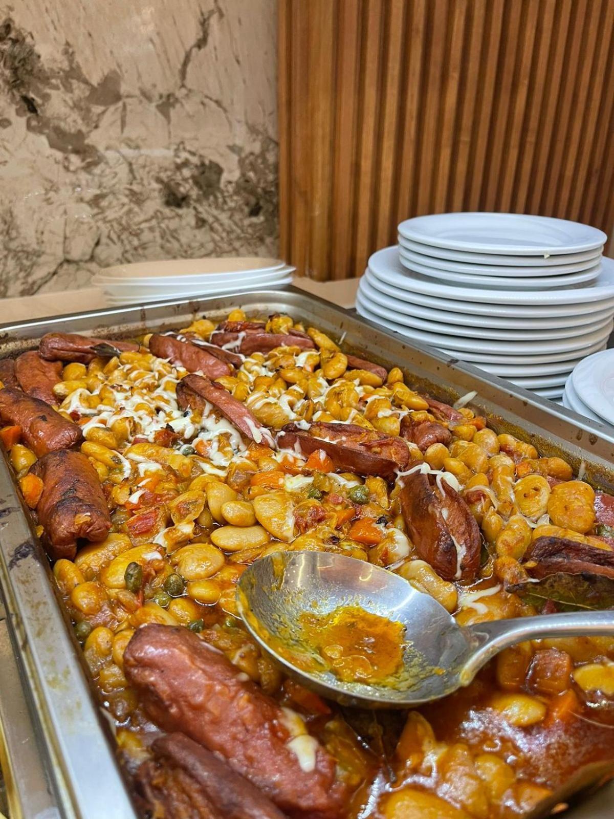 Apartment Star & Restaurant Golem (Tirana)